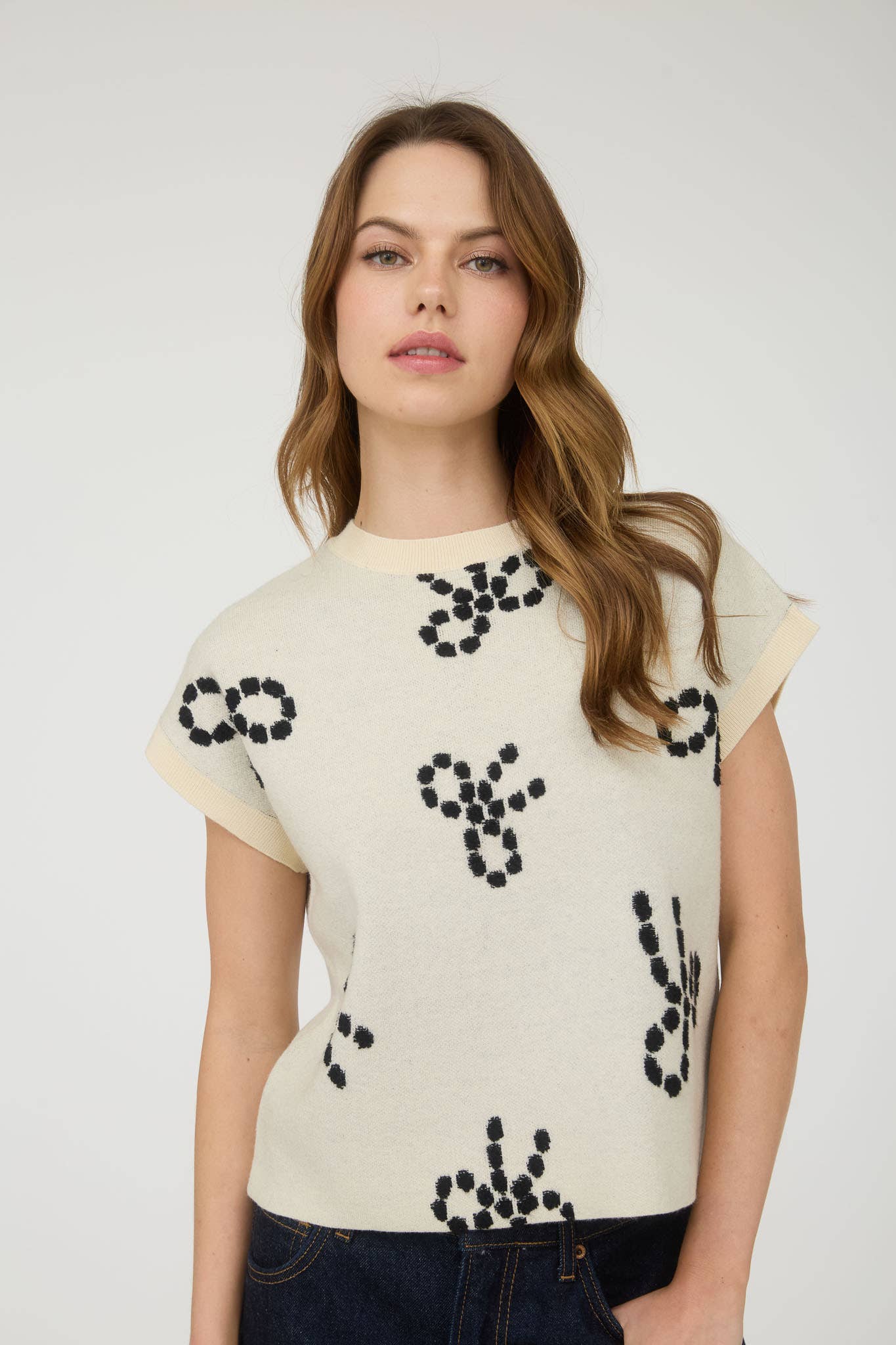 Bow Pattern Short Sleeve Sweater
